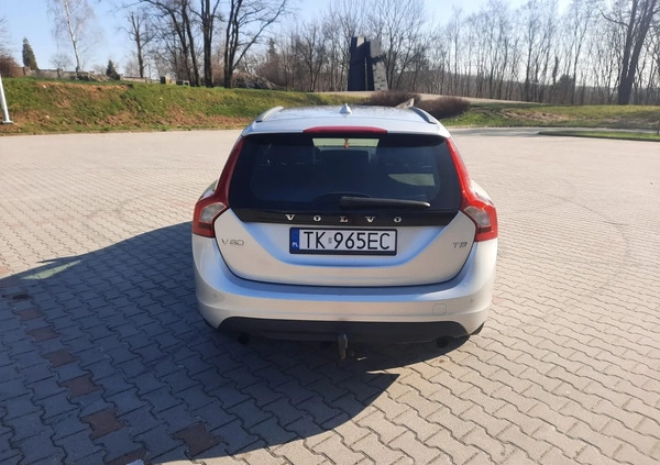 Volvo V60 cena 27500 przebieg: 305000, rok produkcji 2011 z Kielce małe 106